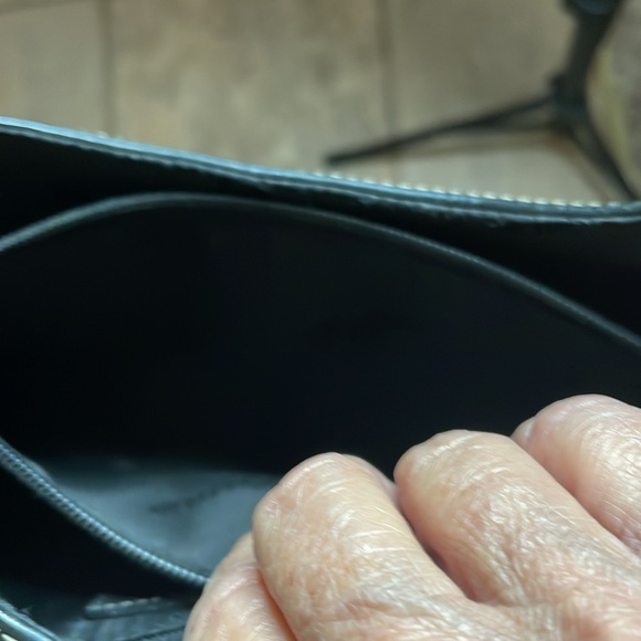 Fossil genuine leather black 4 compartment purse, gently used - Picture 8 of 10